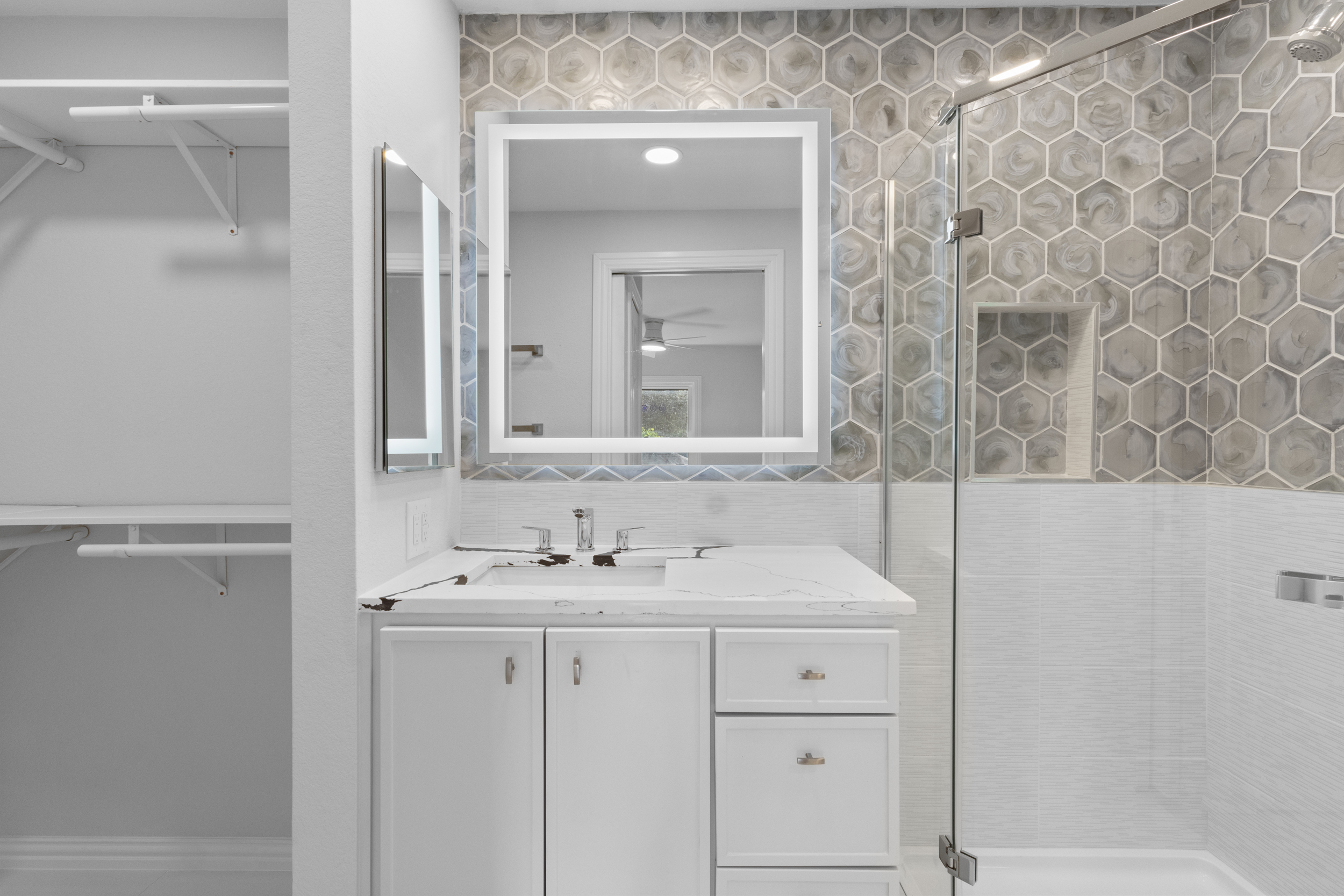 Master bathroom renovation in Oak Cliff Dallas - gallery photo 2